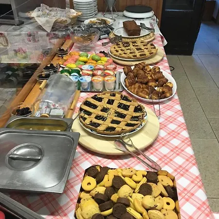 Della Luna Non E Un E Quello Che Cercavi 克拉维埃