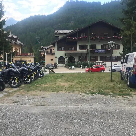 Della Luna Non E' Un E' Quello Che Cercavi Hotel